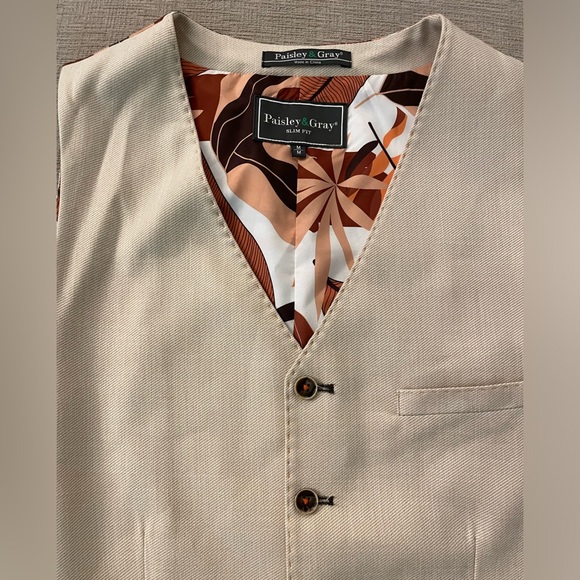 Like-new Paisley & Gray eaton vest. Slim fit. Size M. - Picture 3 of 11